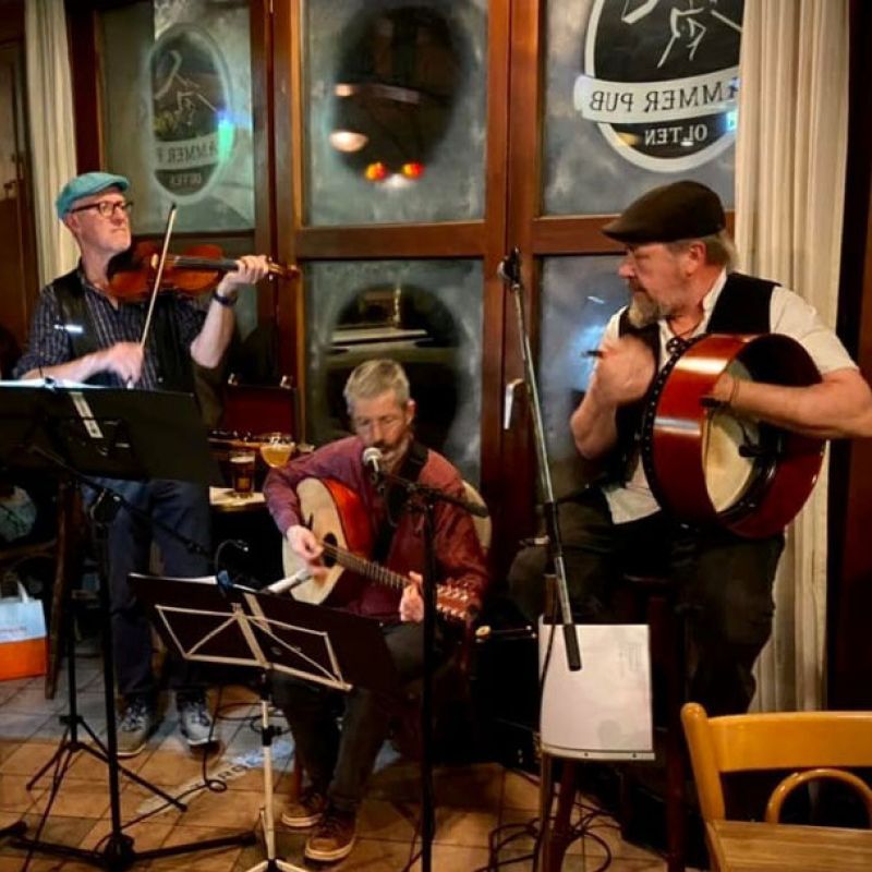 CAIRDE-Irish Folk